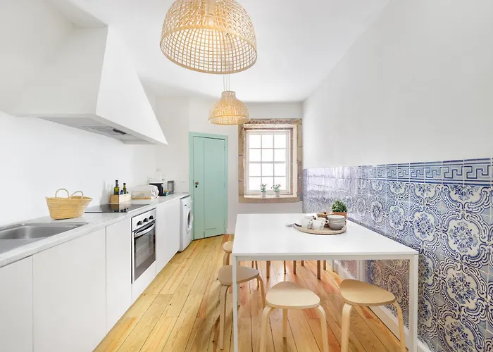 Charming Historic 31 Janeiro Street * Porto