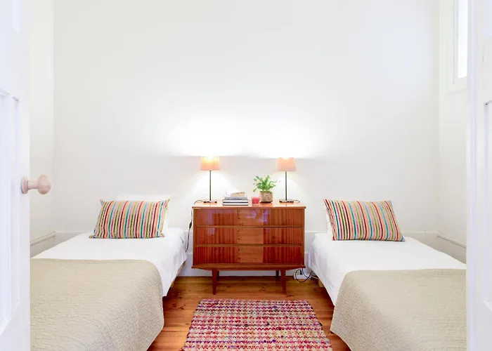 Charming Historic 31 Janeiro Street * Porto