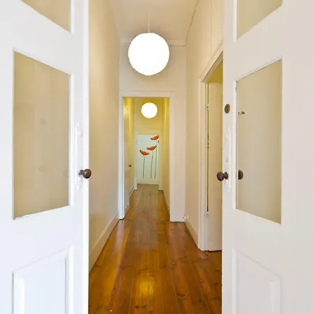 Charming Historic 31 Janeiro Street Porto